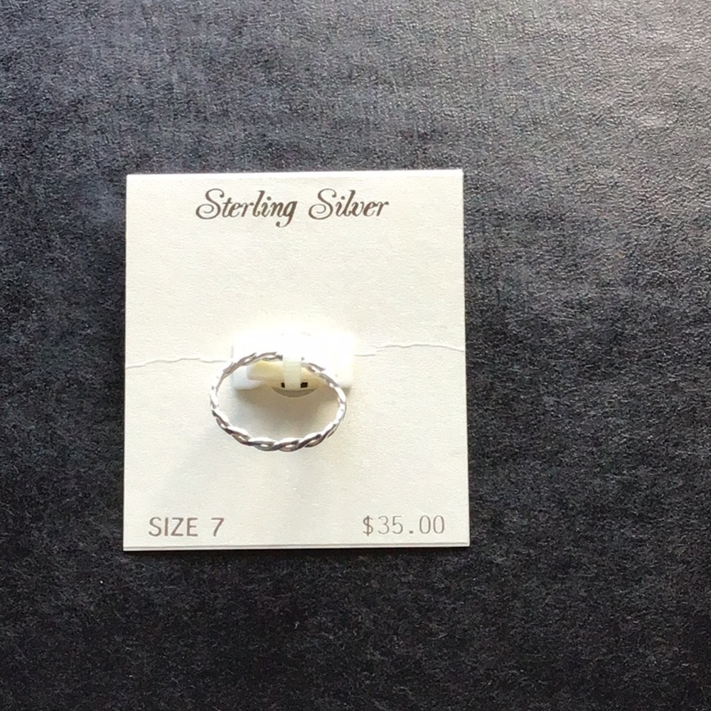 Dainty sterling g silver ring size 7